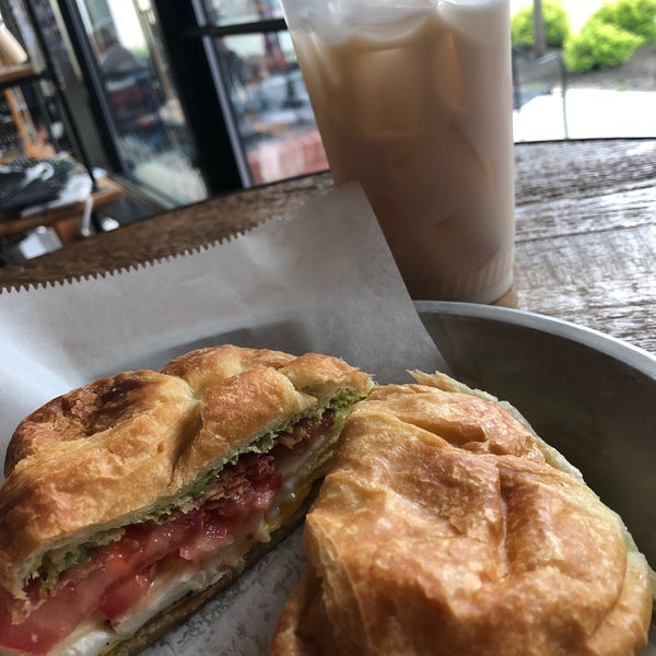 5/28/2018 tarihinde Adrián M.ziyaretçi tarafından Cia cafe'de çekilen fotoğraf