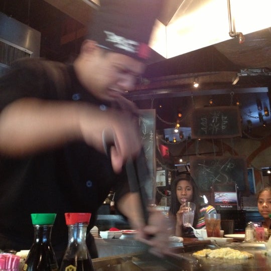 Foto diambil di Fuji Steak &amp; Sushi Tennessee oleh Steven S. pada 11/21/2012