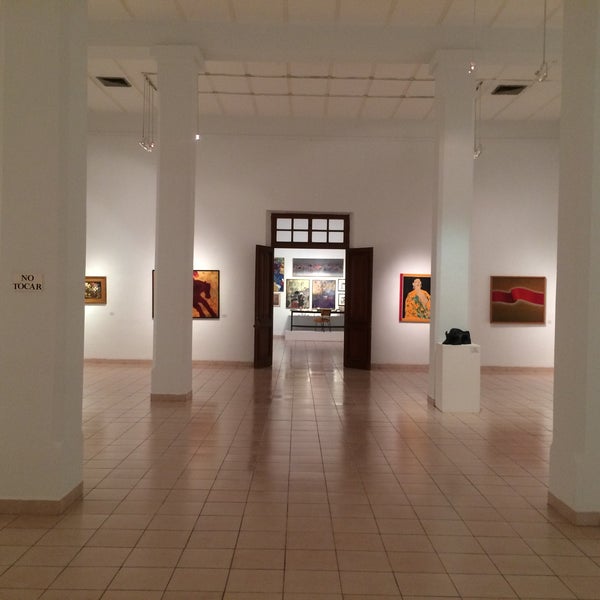 5/24/2017にAshley P.がMuseo de Arte Contemporáneo Ateneo de Yucatán, MACAY, Fernando García Ponceで撮った写真