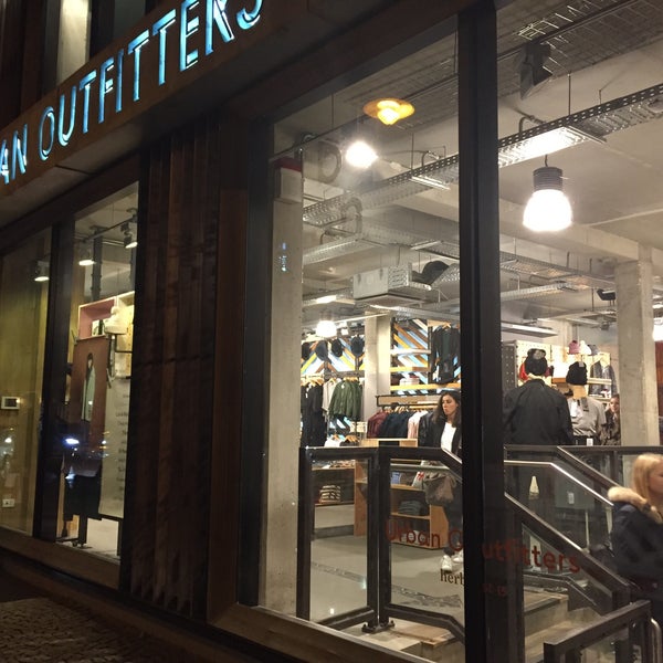 Photo taken at Urban Outfitters by Crème B. on 10/17/2015