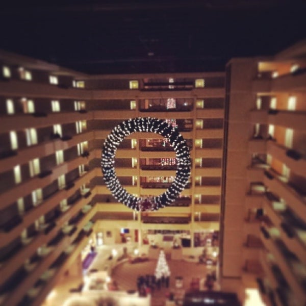 รูปภาพถ่ายที่ University Plaza Hotel And Convention Center Springfield โดย Big E !. เมื่อ 12/14/2013