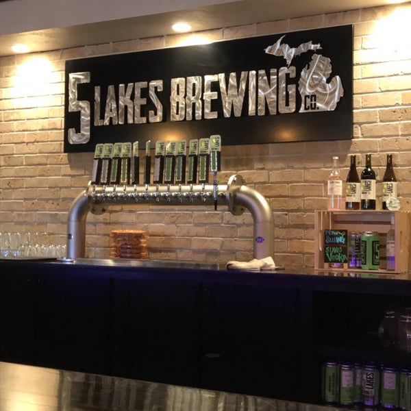 Photo taken at 5 Lakes Brewing Co by J_Stoz on 3/23/2018