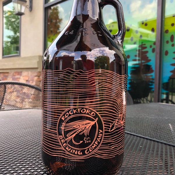 Foto diambil di Rockford Brewing Company oleh J_Stoz pada 8/15/2020