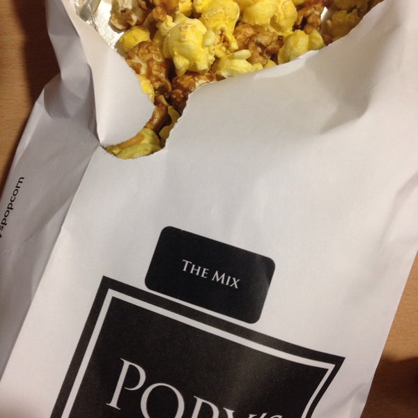 Foto tirada no(a) Popy&#39;s Gourmet Popcorn por Stavria K. em 10/21/2014