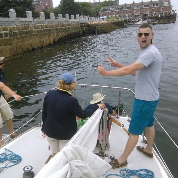 7/13/2015 tarihinde Ryan K.ziyaretçi tarafından Boston Sailing Center'de çekilen fotoğraf