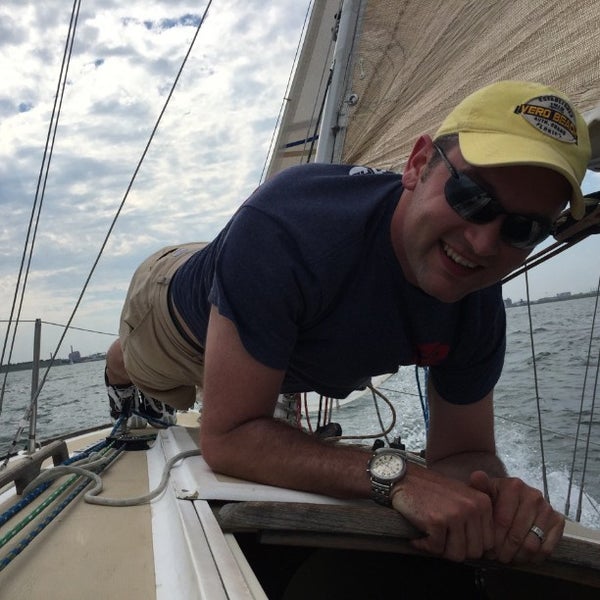 Das Foto wurde bei Boston Sailing Center von Ryan K. am 7/20/2015 aufgenommen