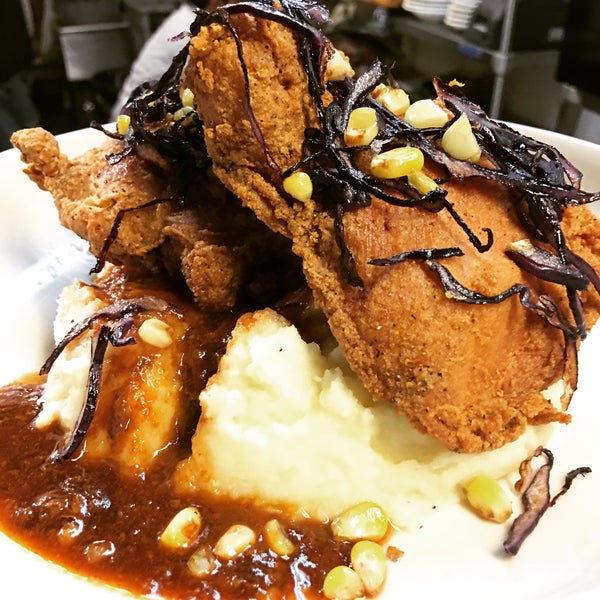 Featured Entree of the day: FRIED CHICKEN!Fried Chicken, Garlic Mashed Potatoes, signature oxtail gravy, topped of with sautéed  red cabbage + sweet roasted corn!Mmmmmm-mmmmm😋😋😋😋😋😋Sooooooooo