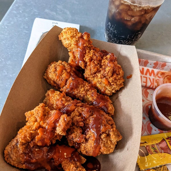 Photo taken at Blue Ribbon Fried Chicken by Stephane W. on 7/24/2021