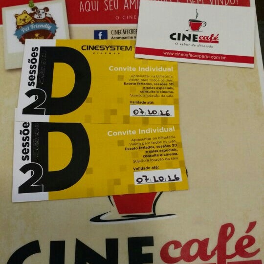 Foto tirada no(a) Cine Café por Eduardo D. em 7/15/2016