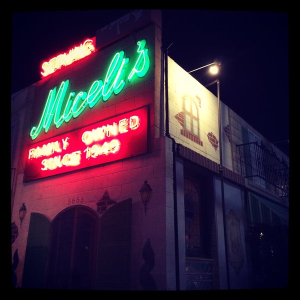 รูปภาพถ่ายที่ Miceli&#39;s Italian Restaurant โดย Jason S. เมื่อ 1/25/2015