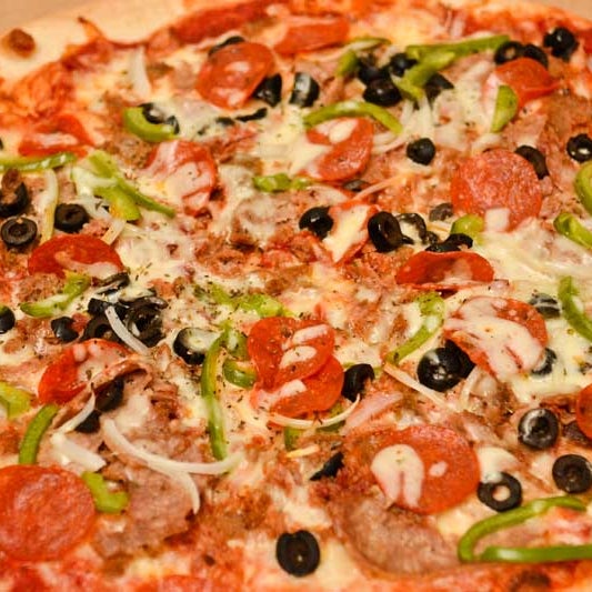 Снимок сделан в Sal&#39;s Pizzeria пользователем Sal&#39;s Pizzeria 11/22/2014
