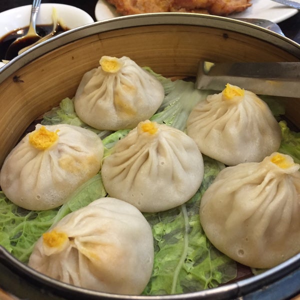 Das Foto wurde bei Shanghai Cuisine 33 von mimee s. am 11/16/2015 aufgenommen