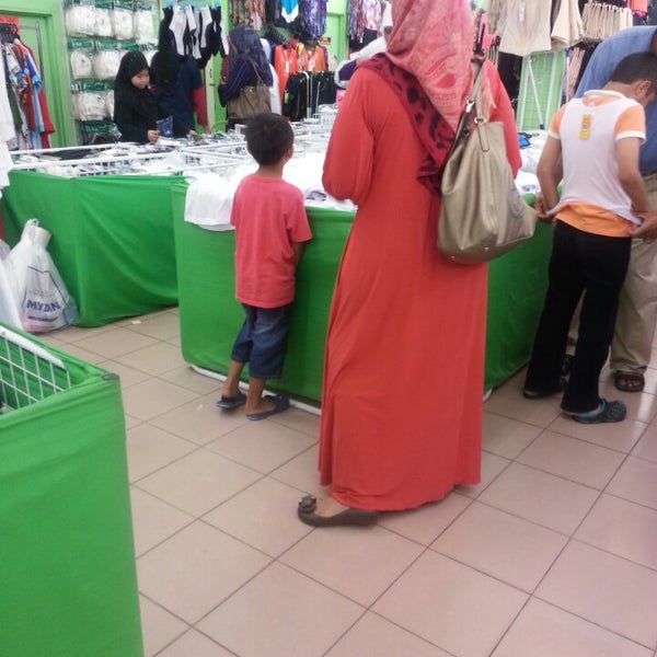 Pusat Pakaian Hari Hari Rawang Selangor