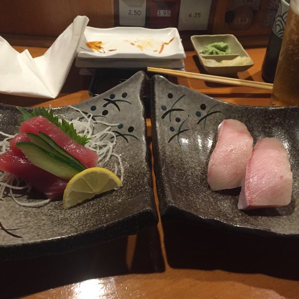 Foto tirada no(a) Sushi Boat por Ovidiu E. em 2/28/2015