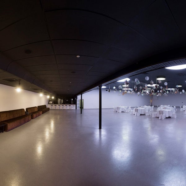 12/8/2014 tarihinde Банкет-холл «Nivki-Hall»ziyaretçi tarafından Банкет-холл «Nivki-Hall»'de çekilen fotoğraf