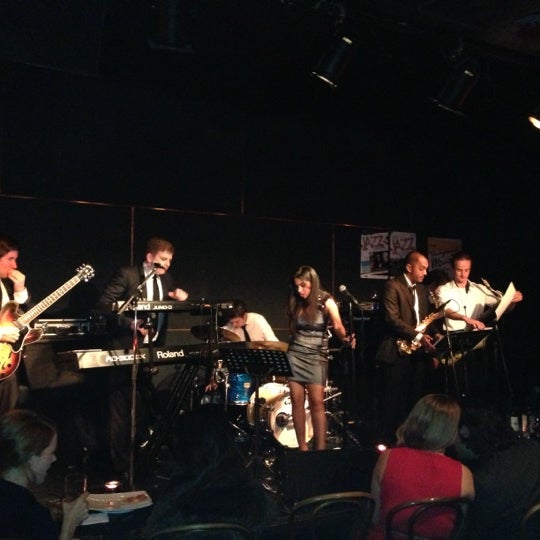 Снимок сделан в The Ellington Jazz Club пользователем Valentina 5/11/2013