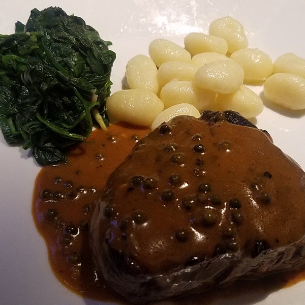 Filet with peppercorn sauce, spinach and gnocchi!