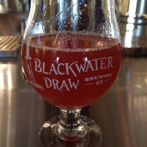 Das Foto wurde bei Blackwater Draw Brewing Company (303 CSTX) von Marsha Z. am 5/14/2015 aufgenommen
