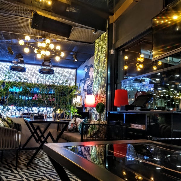 Foto tomada en Hazne Lounge  por Kübra Ç. el 11/15/2019