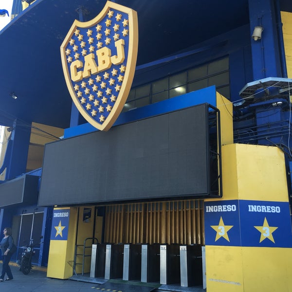 Photo taken at Estadio Alberto J. Armando &quot;La Bombonera&quot; (Club Atlético Boca Juniors) by Kanayo K. on 12/16/2018