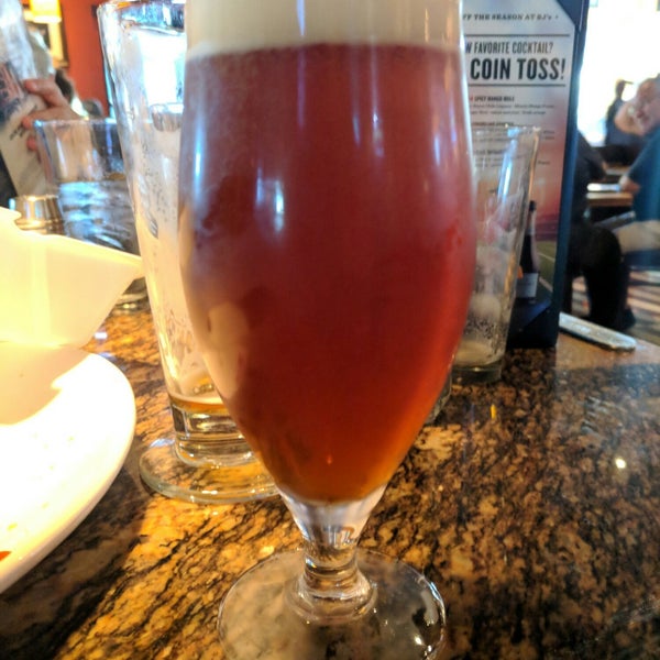 Photo taken at BJ&#39;s Restaurant &amp; Brewhouse by Kevin E. on 9/8/2018