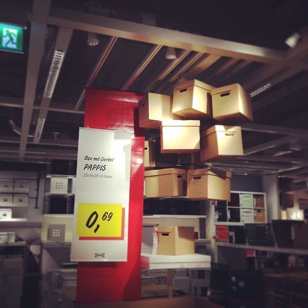 รูปภาพถ่ายที่ IKEA โดย Raphael B. เมื่อ 5/31/2014