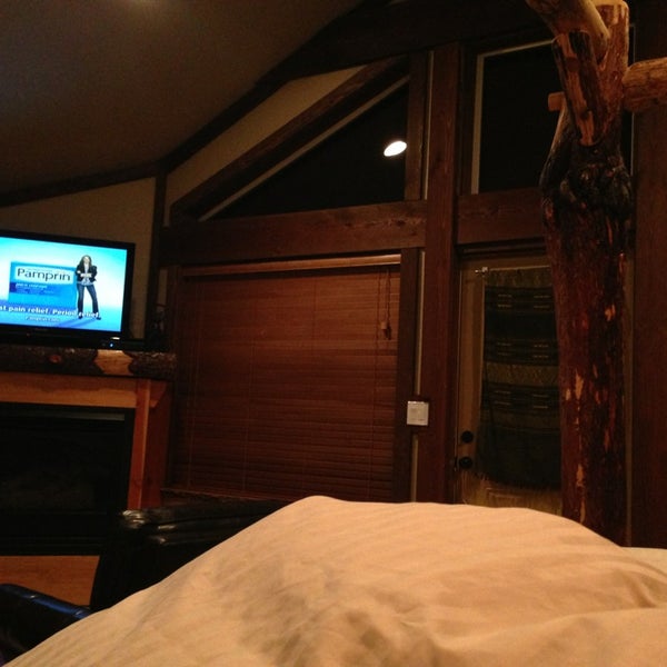 Foto scattata a Carson Ridge Luxury Cabins da Miike il 1/4/2013