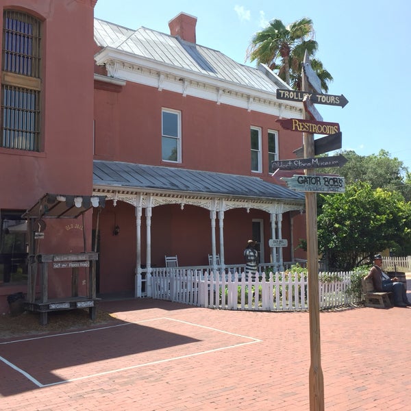 Photo taken at Old Town Trolley Tours St Augustine by Niru R. on 6/16/2016