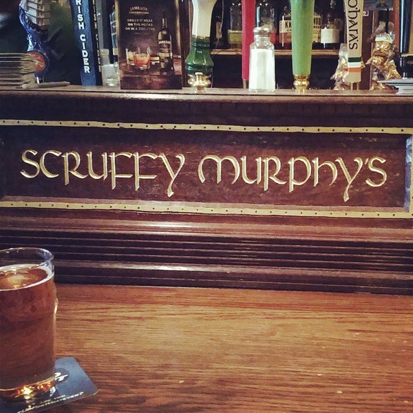 Снимок сделан в Scruffy Murphy&#39;s Irish Pub пользователем Christopher S. 11/8/2014