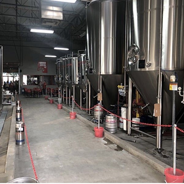 Photo prise au Uncle Bear&#39;s Brewery, Taproom &amp; Yard par Uncle Bear&#39;s Brewery, Taproom &amp; Yard le10/21/2018
