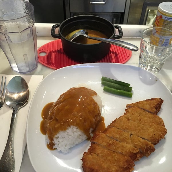 Photo taken at Curry-Ya by Geoffrey T. on 8/12/2018