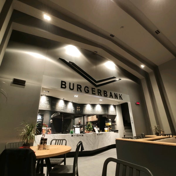 Foto scattata a Burgerbank da Mervan A. il 1/7/2020