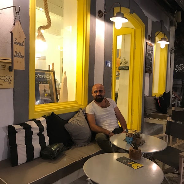 Photo taken at Peri Art Cafe by Ce〽️il KADIGİL on 7/29/2017