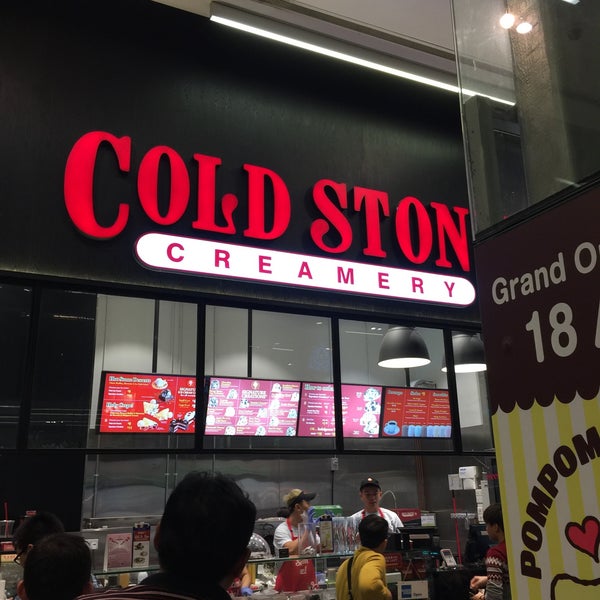 Photo taken at Cold Stone Creamery by Terry F. on 7/16/2016