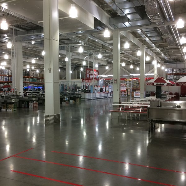 コストコ Warehouse or Wholesale Store