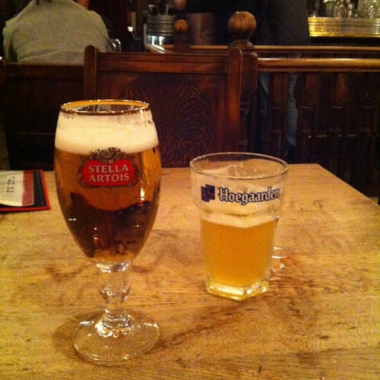 Foto scattata a De Post Belgian Beer Cafe da Mariana D. il 10/8/2012