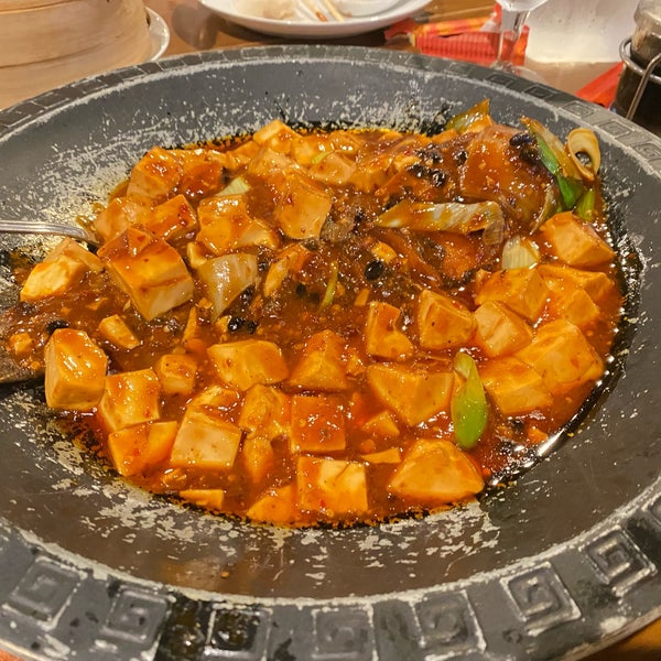 Foto scattata a Lao Sze Chuan Restaurant - Downtown/Michigan Ave da Jingyan il 10/8/2021