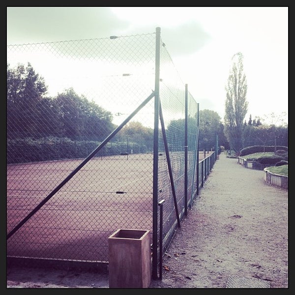 Foto tomada en Justine Henin Tennis Academy  por Tanguy W. el 10/24/2013