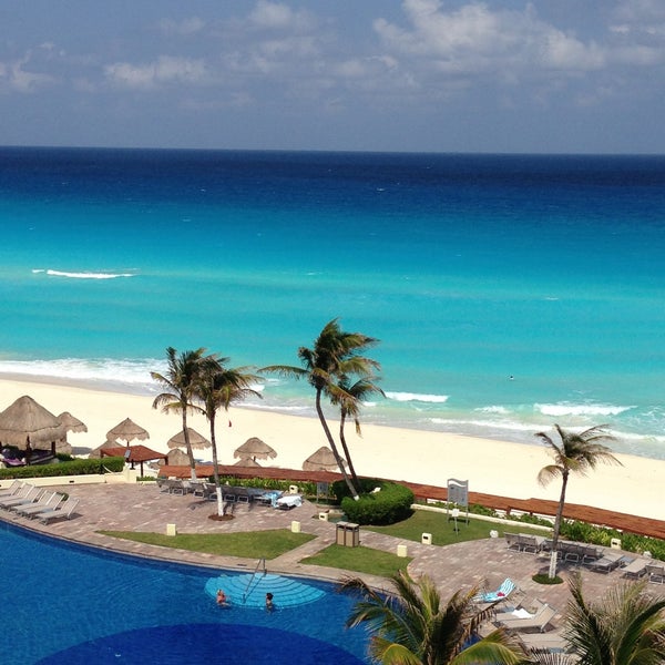 Photo taken at Paradisus Cancún by Nico on 5/14/2013
