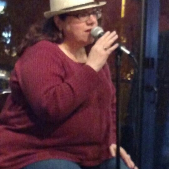 Photo taken at Red Hot &amp; Blue  -  Barbecue, Burgers &amp; Blues by Lisa B. on 12/3/2015