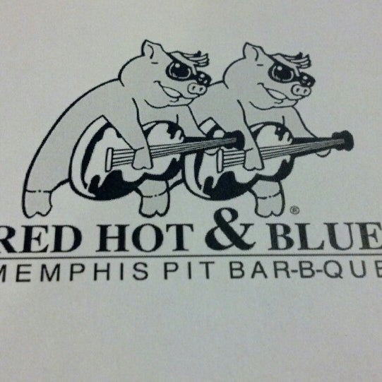 Photo taken at Red Hot &amp; Blue  -  Barbecue, Burgers &amp; Blues by Lisa B. on 9/18/2013