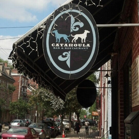 9/8/2013 tarihinde Lisa B.ziyaretçi tarafından Catahoula Bar &amp; Restaurant'de çekilen fotoğraf