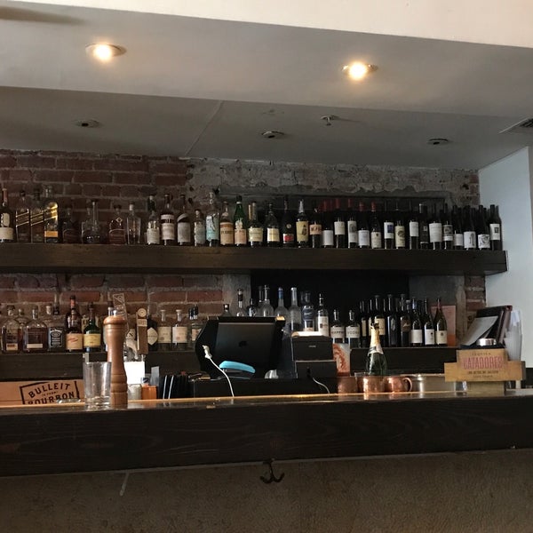 9/9/2017 tarihinde Joe D.ziyaretçi tarafından Oola Restaurant &amp; Bar'de çekilen fotoğraf