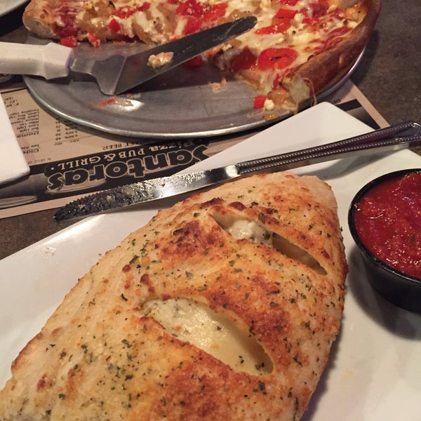 1/27/2016にJoy S.がSantora&#39;s Pizza, Pub, and Grillで撮った写真