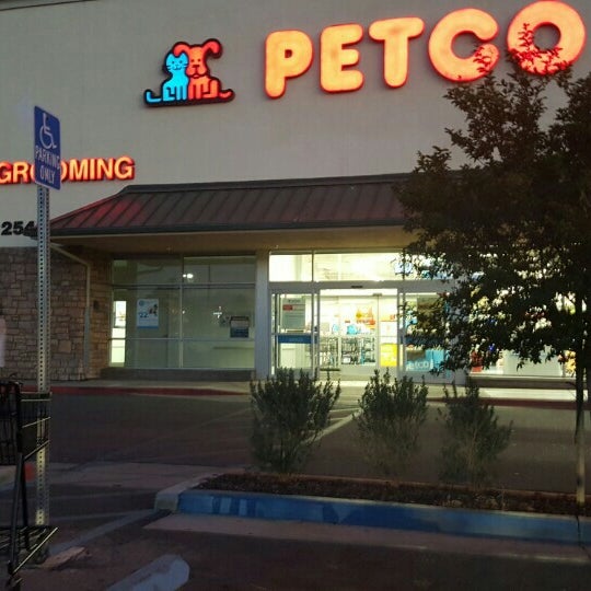 Petco 2545 W Florida Ave