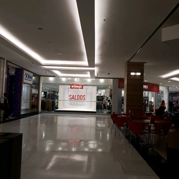 Das Foto wurde bei Center Shopping von Laisa G. am 2/11/2020 aufgenommen
