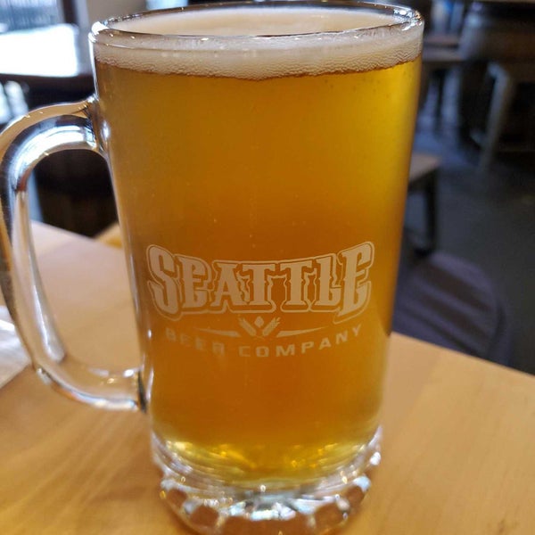 รูปภาพถ่ายที่ Seattle Beer Co. โดย Rex C. เมื่อ 9/19/2021