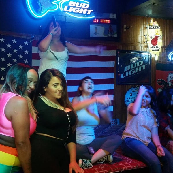 Photo taken at Little Hoolie&#39;s Sports Bar by Liliana L. on 8/6/2015