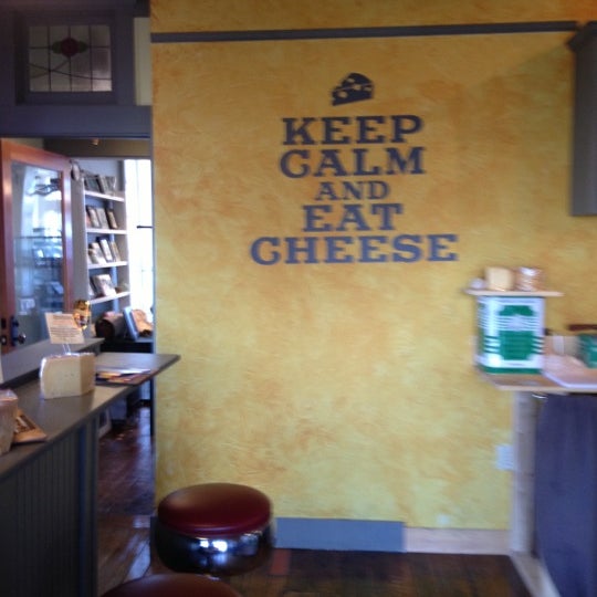 รูปภาพถ่ายที่ Eat More Cheese โดย Beth H. เมื่อ 11/23/2012