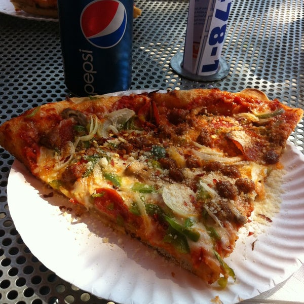 Varsity Pizza Pizzeria in Syracuse